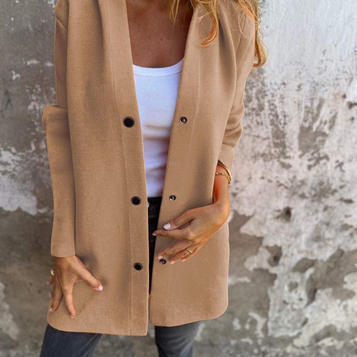 Arianna | Cardigan à capuche avec détails en boutons