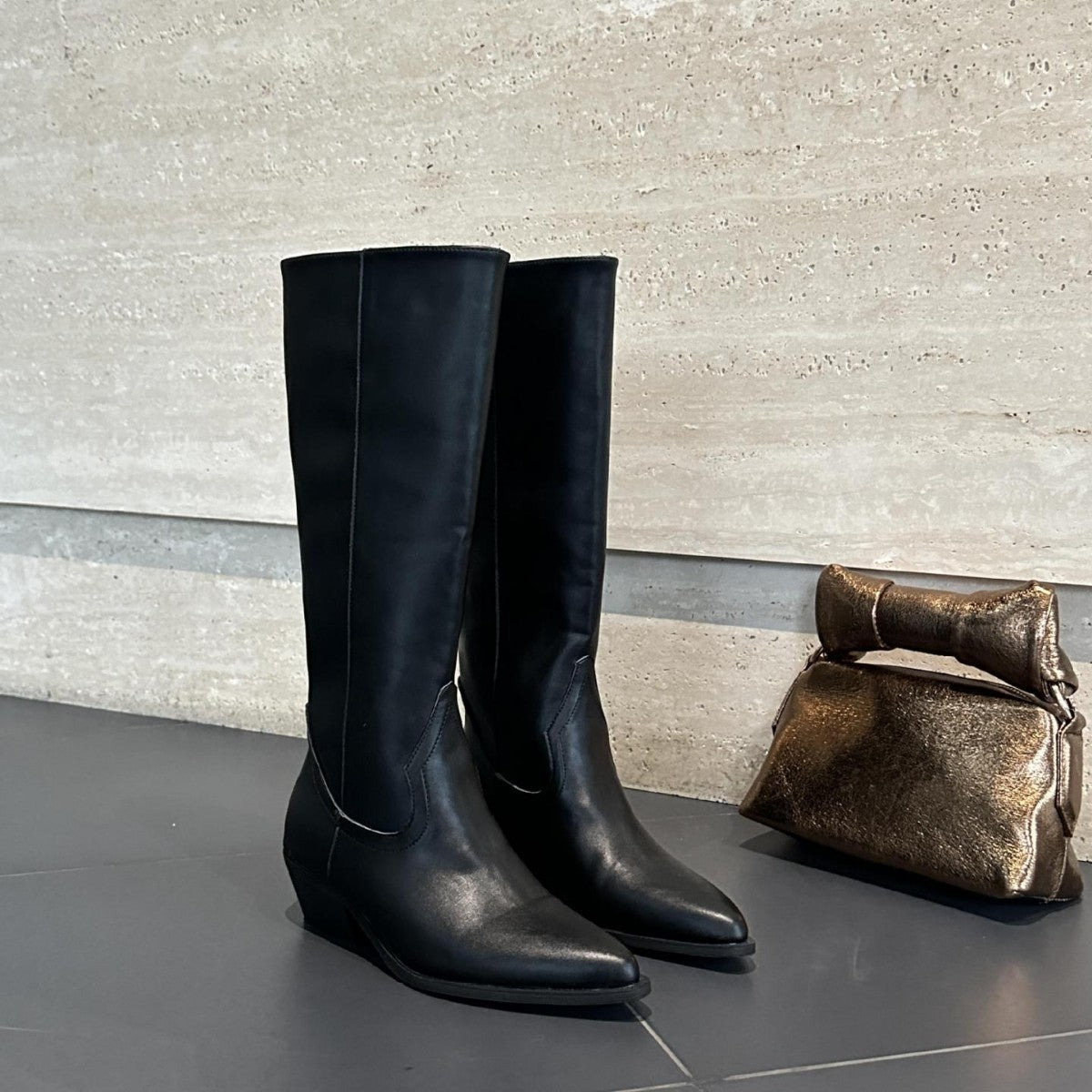 AURA™ - Bottes Élevées Élégantes